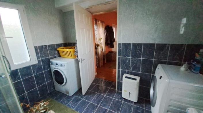 Image No.18-2 Bed House for sale