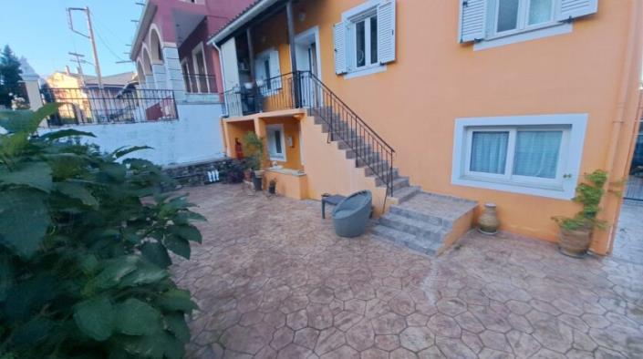 Image No.4-2 Bed House for sale