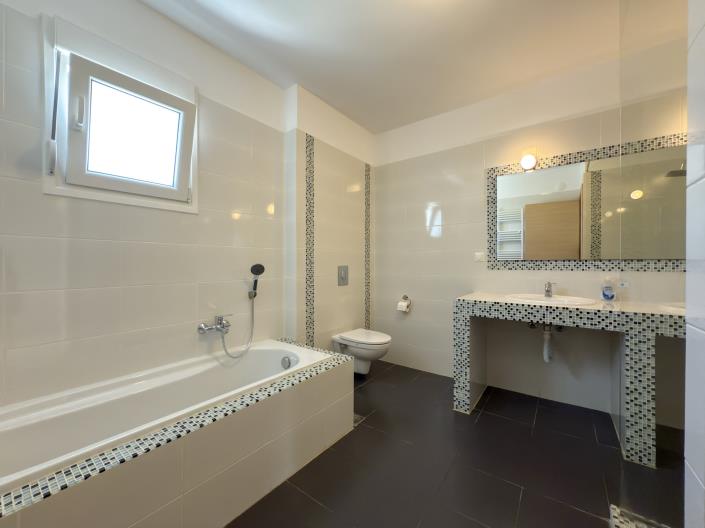 Image No.26-4 Bed Villa for sale