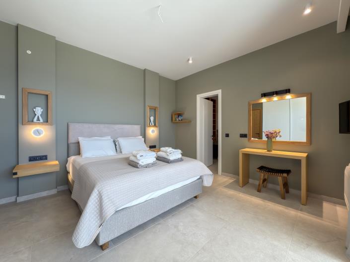 Image No.57-4 Bed Villa for sale