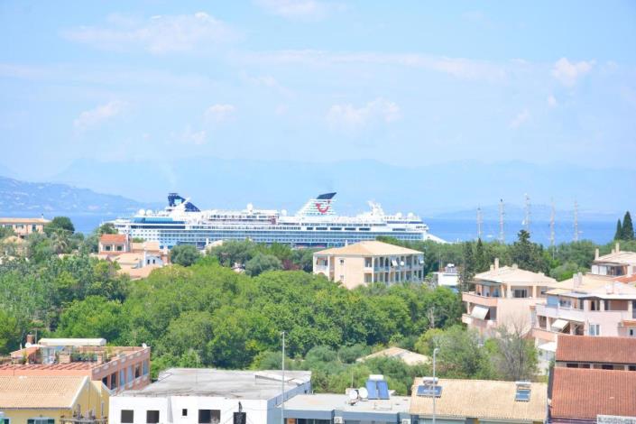 Image No.2-5 Bed House for sale