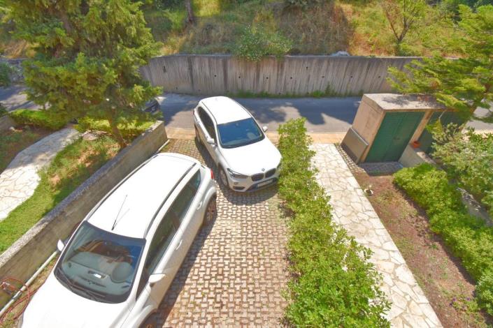 Image No.10-5 Bed House for sale