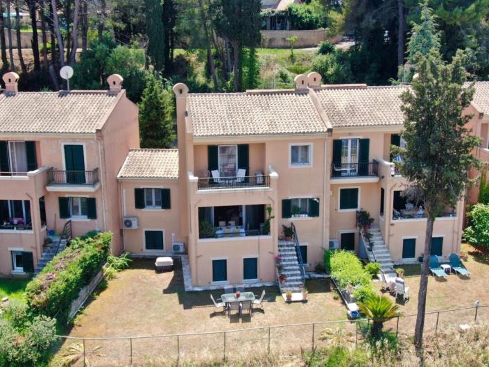 Image No.8-5 Bed House for sale