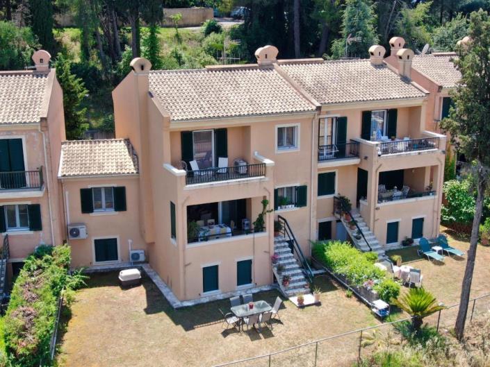 Image No.1-5 Bed House for sale