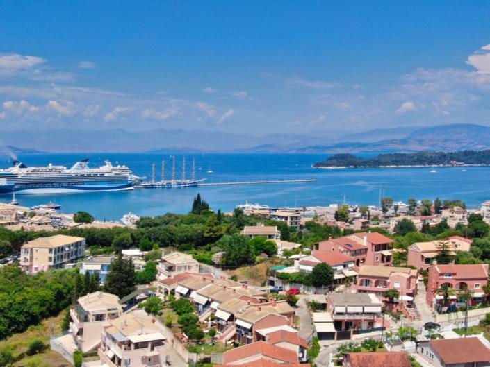 Image No.16-5 Bed House for sale