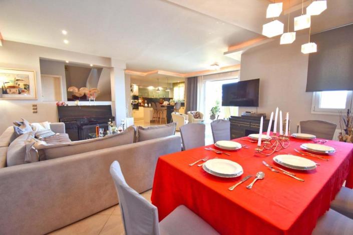 Image No.30-5 Bed House for sale