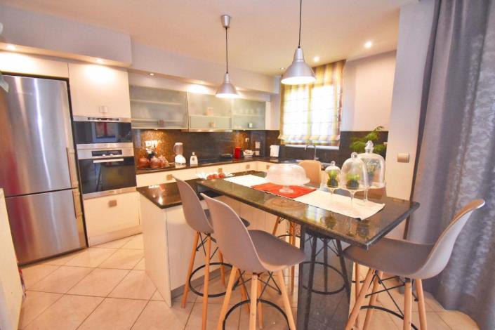 Image No.33-5 Bed House for sale