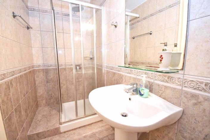 Image No.37-5 Bed House for sale