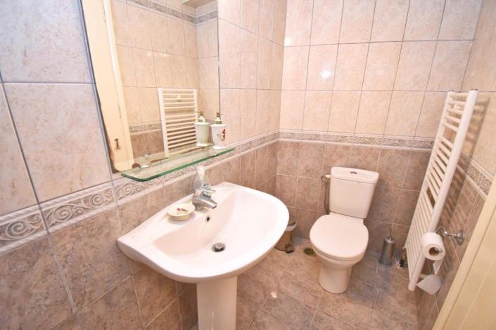 Image No.40-5 Bed House for sale