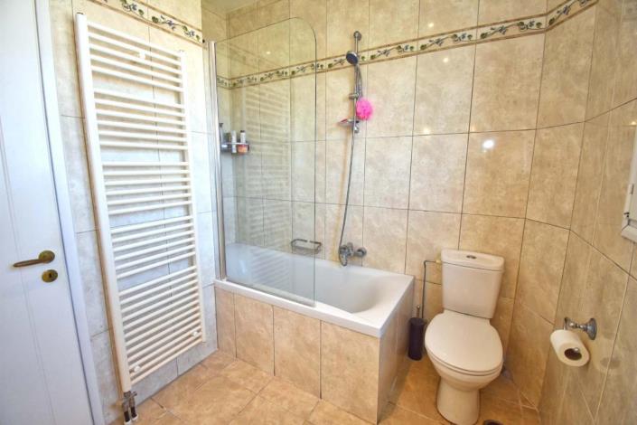 Image No.41-5 Bed House for sale