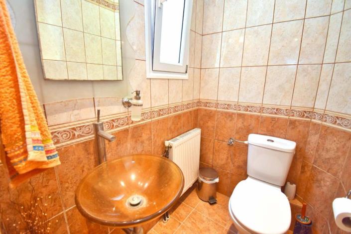 Image No.42-5 Bed House for sale