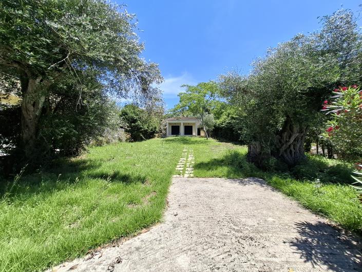 Image No.10-2 Bed House for sale