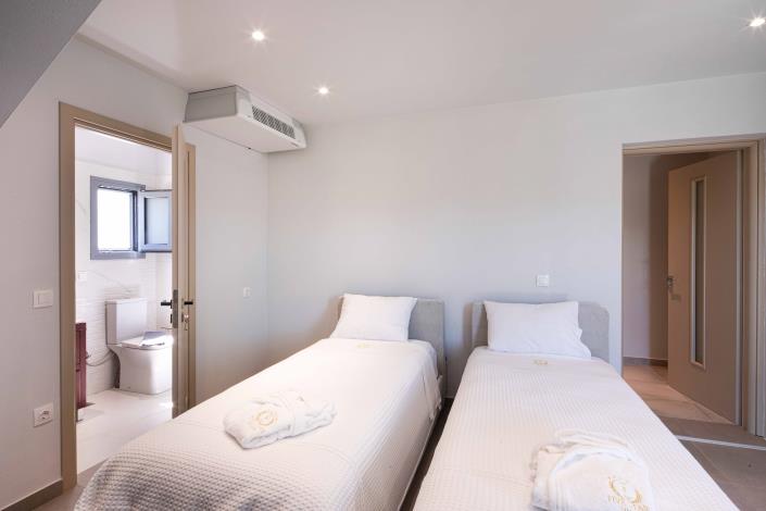 Image No.36-5 Bed Villa for sale