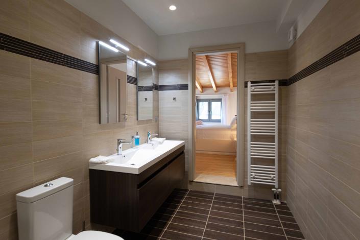 Image No.45-5 Bed Villa for sale