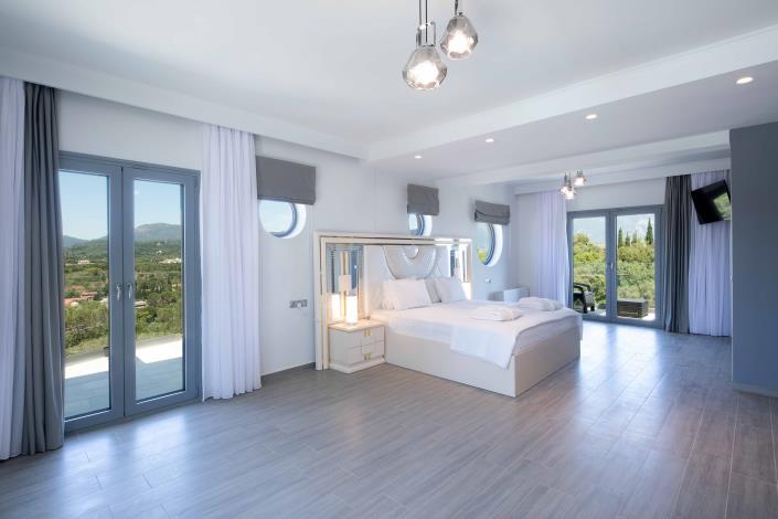 Image No.51-5 Bed Villa for sale