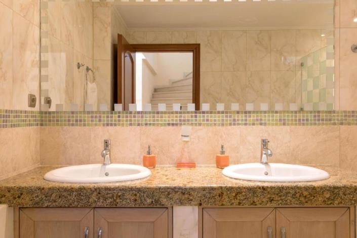 Image No.25-4 Bed Villa for sale