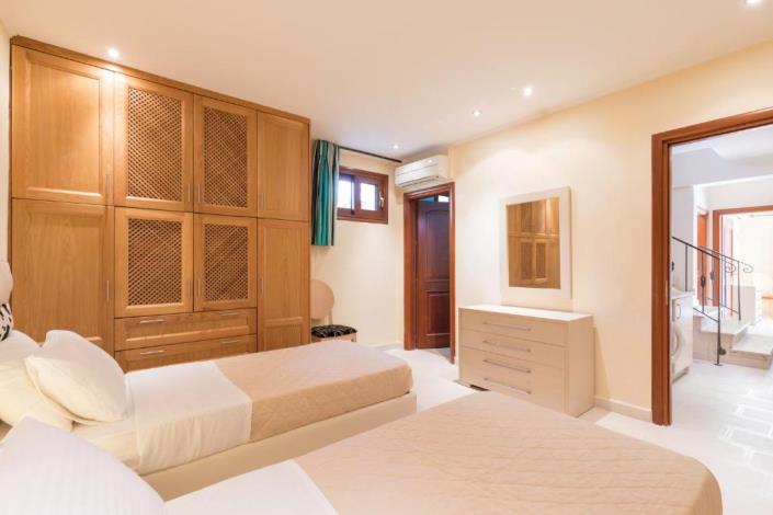 Image No.32-4 Bed Villa for sale