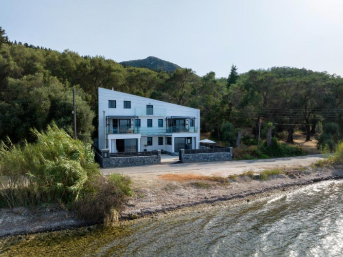 Image No.1-3 Bed Villa for sale