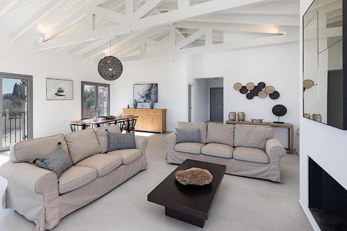 Image No.12-4 Bed Villa / Detached for sale