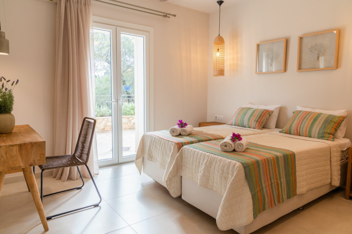 Image No.28-2 Bed Villa for sale