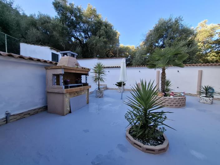 Image No.8-7 Bed House for sale