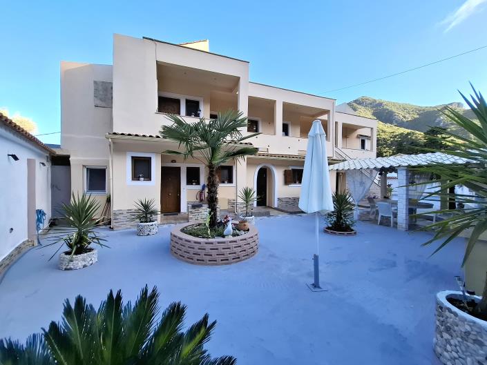 Image No.2-7 Bed House for sale