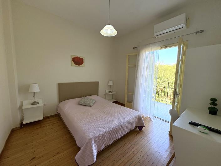 Image No.42-35 Bed House for sale