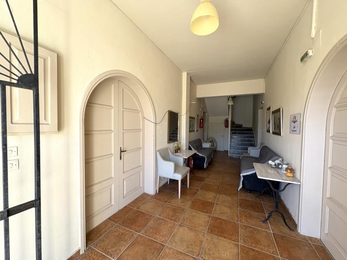 Image No.44-35 Bed House for sale