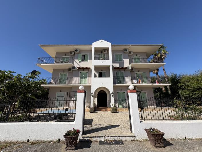 Image No.3-35 Bed House for sale