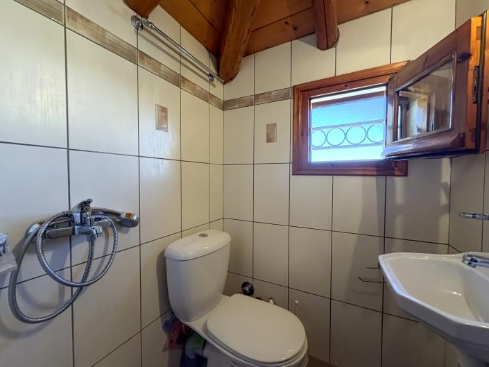 Image No.46-6 Bed House for sale