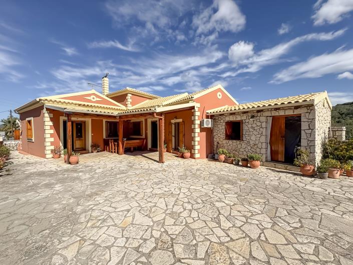 Image No.1-6 Bed House for sale