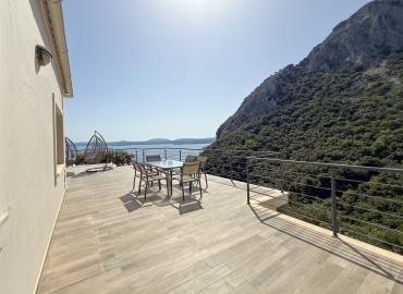 21-08292025_153105344