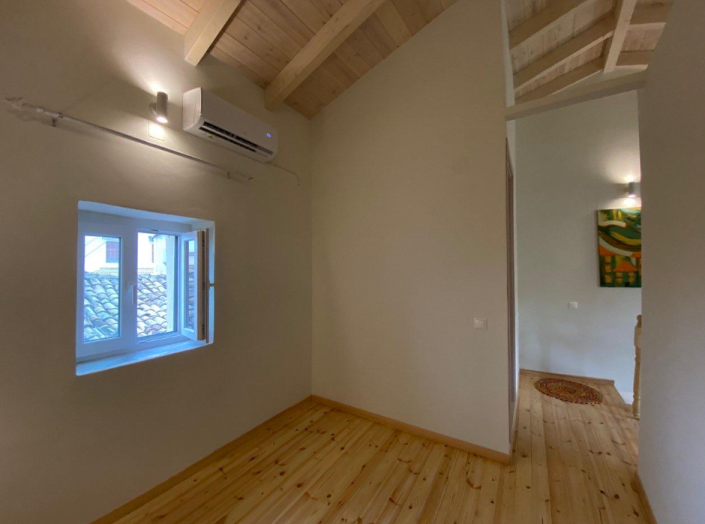 Image No.16-2 Bed Maisonette for sale