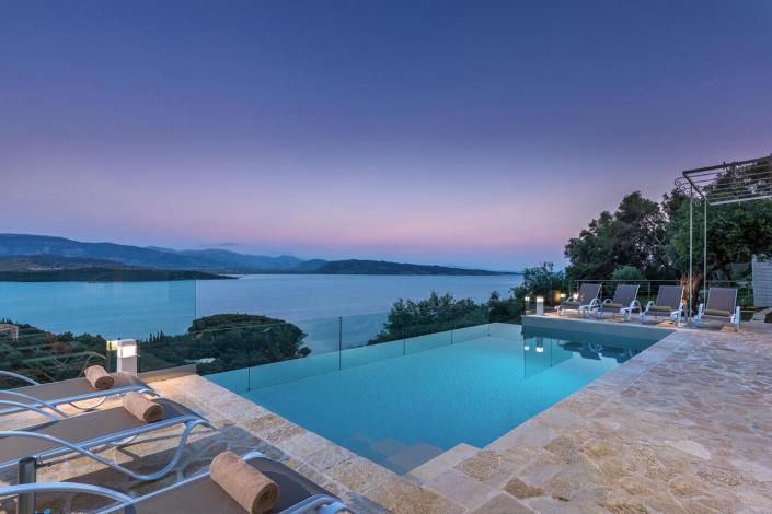 Image No.3-4 Bed Villa for sale