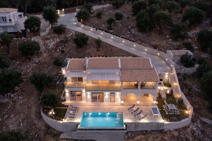 Image No.2-4 Bed Villa for sale