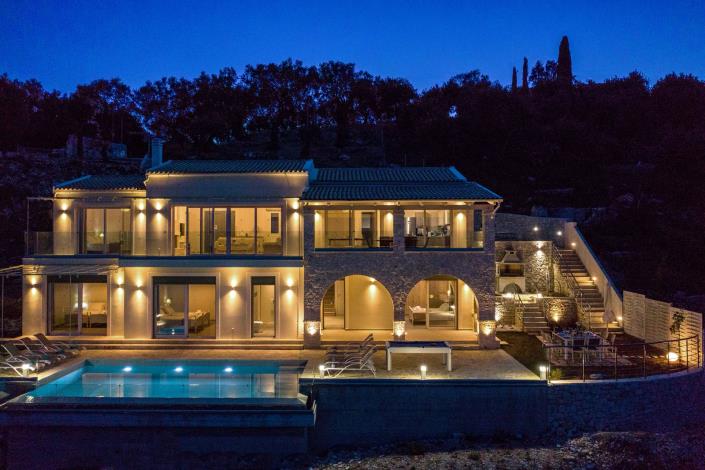 Image No.1-4 Bed Villa for sale