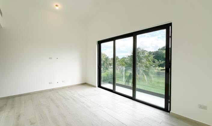 Image No.12-3 Bed Villa for sale