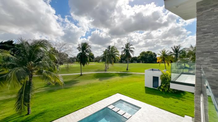 Image No.19-3 Bed Villa for sale