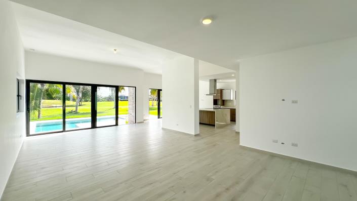 Image No.20-3 Bed Villa for sale