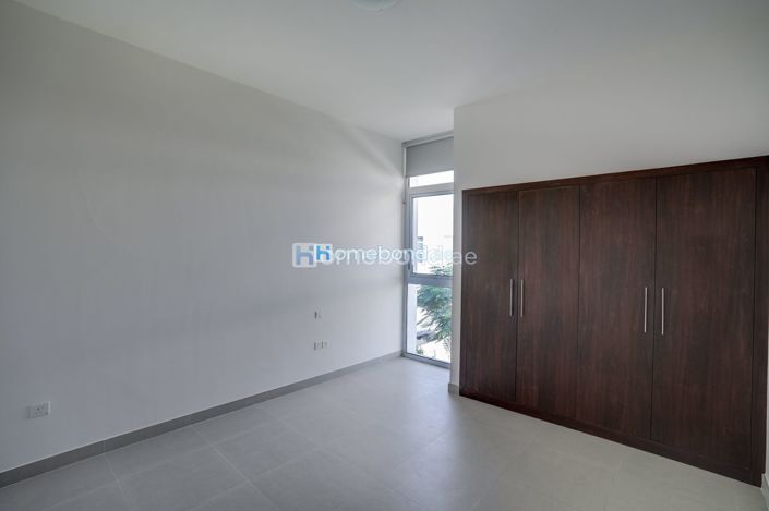 Image No.16-3 Bed Townhouse for sale