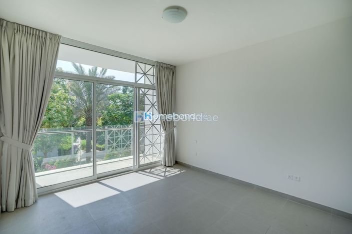 Image No.19-3 Bed Townhouse for sale