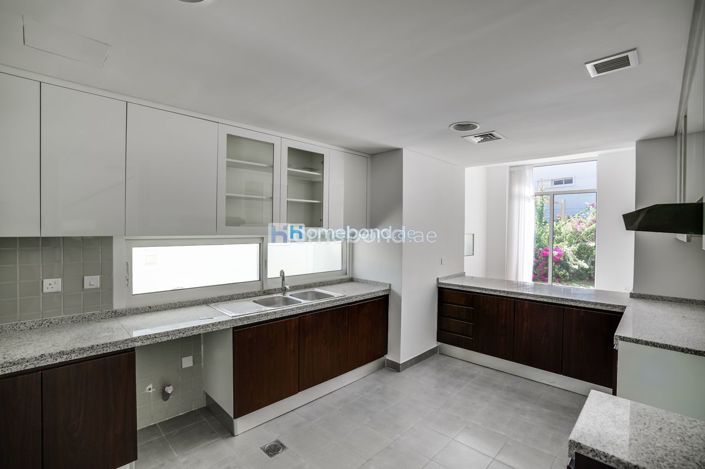 Image No.4-3 Bed Townhouse for sale