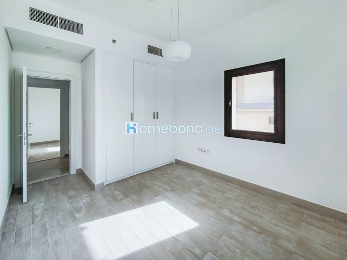 Image No.10-1 Bed Apartment for sale