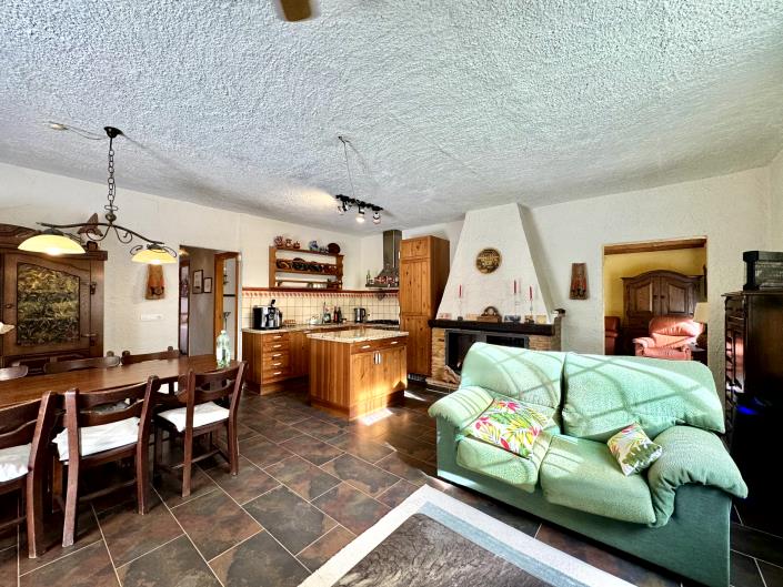 Image No.4-3 Bed Chalet for sale