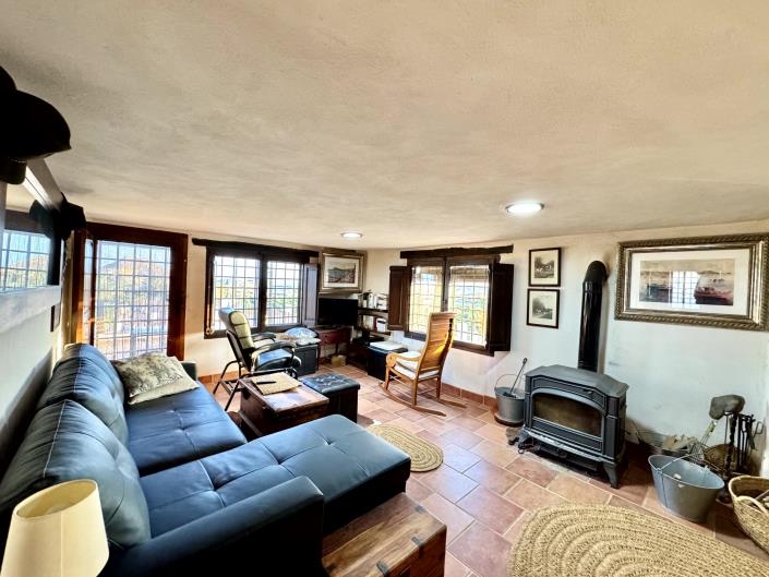 Image No.8-8 Bed Chalet for sale