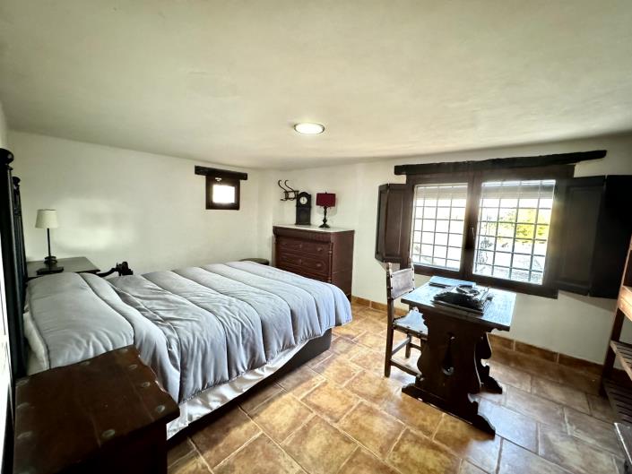 Image No.17-8 Bed Chalet for sale