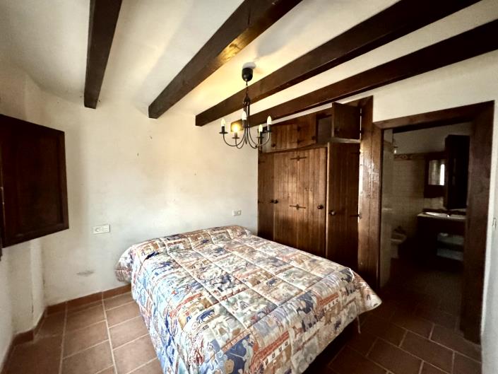 Image No.46-8 Bed Chalet for sale