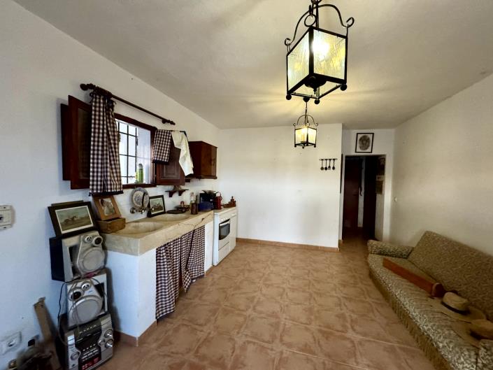 Image No.50-8 Bed Chalet for sale