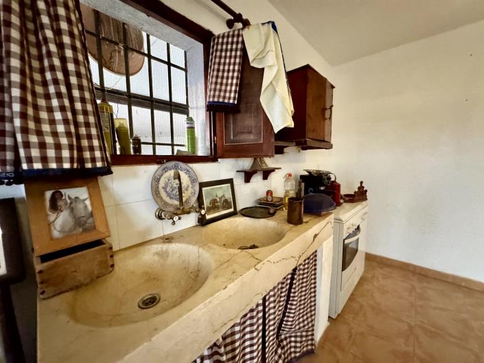 Image No.51-8 Bed Chalet for sale