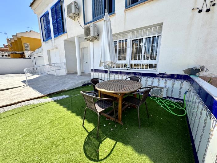 Image No.15-4 Bed Semi-Detached for sale